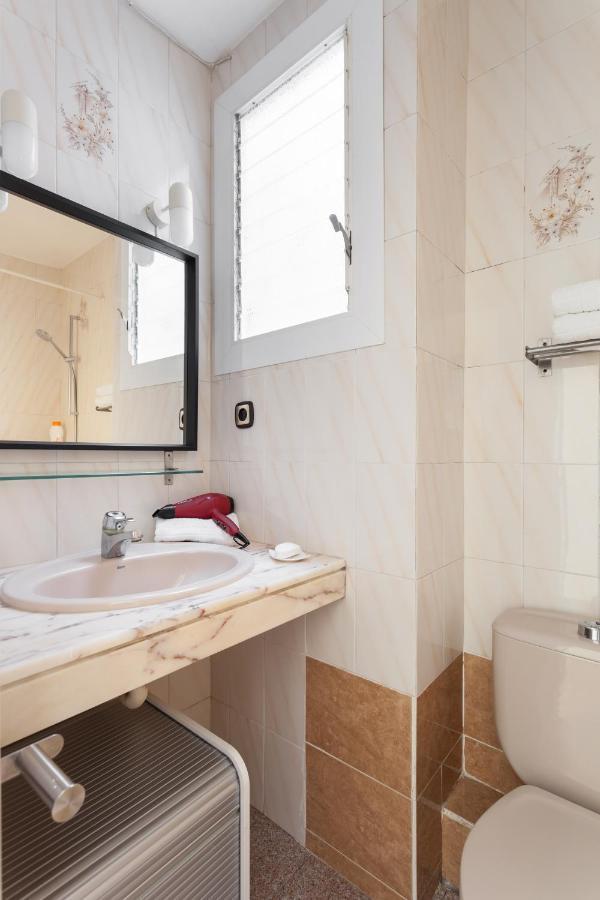 شقة Apartamento Con Encanto, Luminoso Y Tranquilo لوسبيتاليت دي يوبريغات المظهر الخارجي الصورة